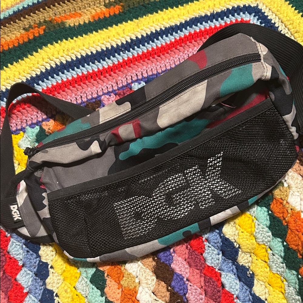 3/$20 DGK Camouflage Belt Bag in Gray, Teal & Red Accents